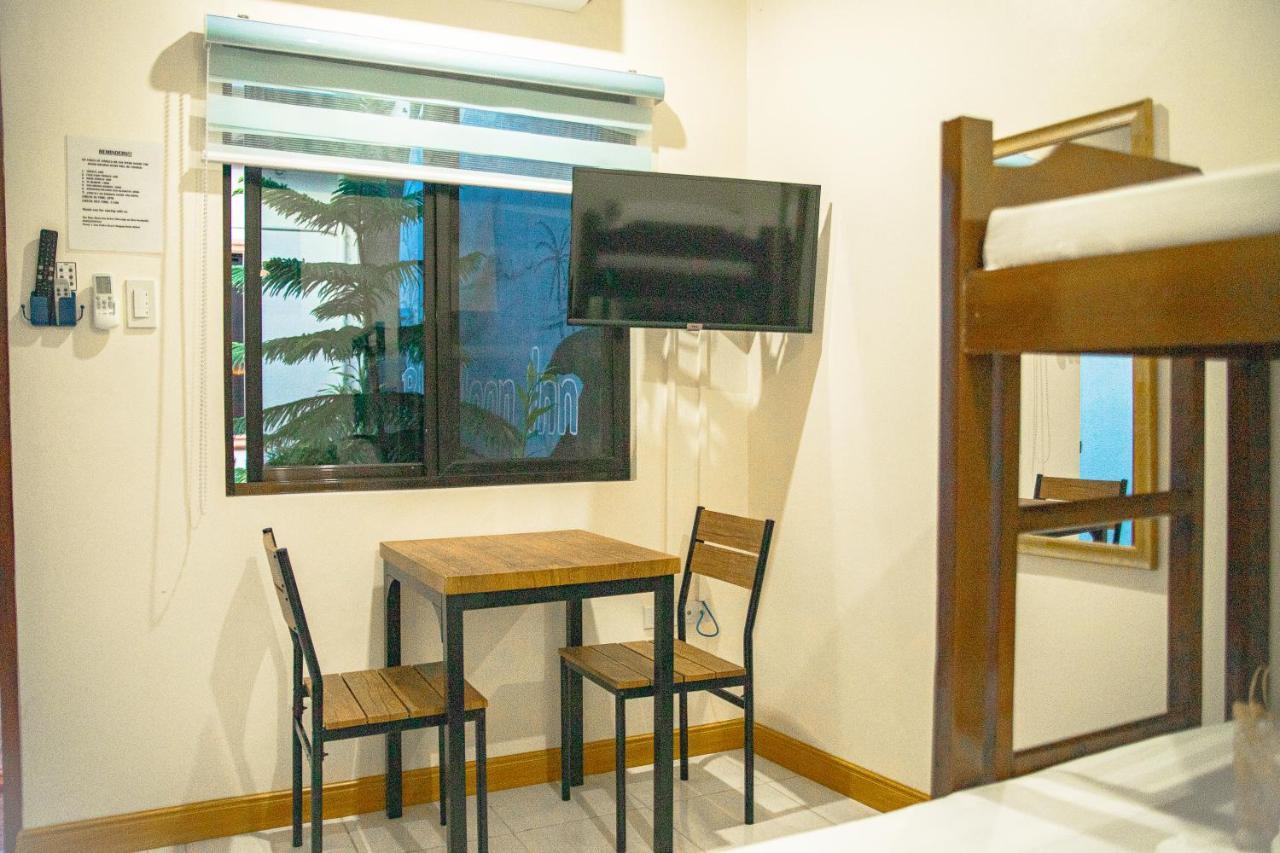 Blue Moon Inn Dauis エクステリア 写真