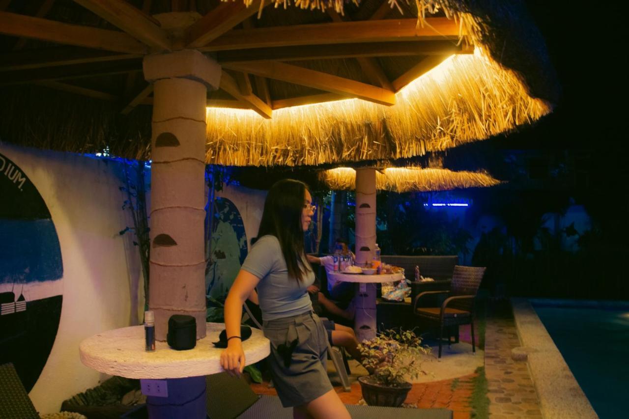 Blue Moon Inn Dauis エクステリア 写真